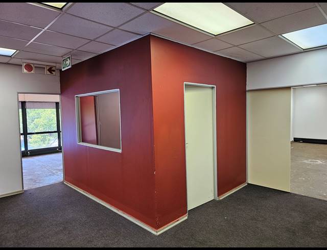 588M² OFFICE TO LET IN ALRODE